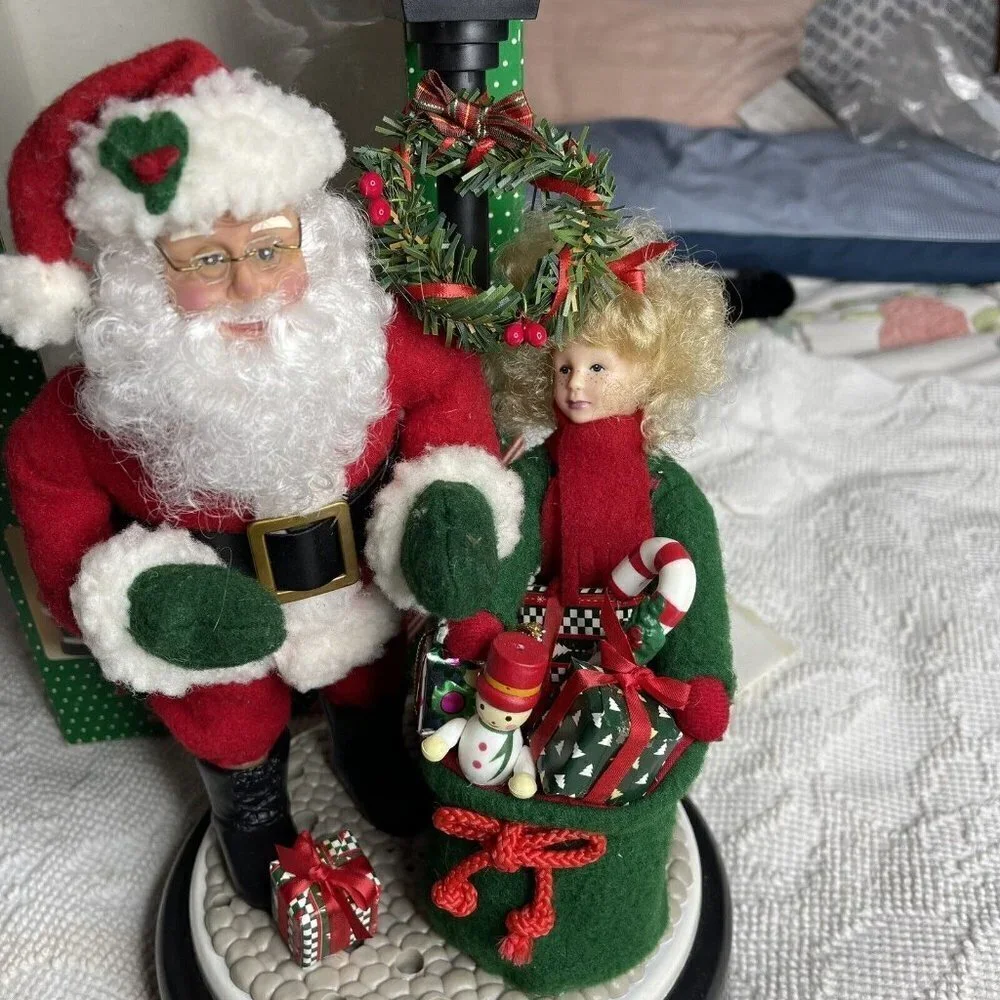 Vintage 1993 Holiday Creations Musical Santa Lamp Post Scene Christmas Decor